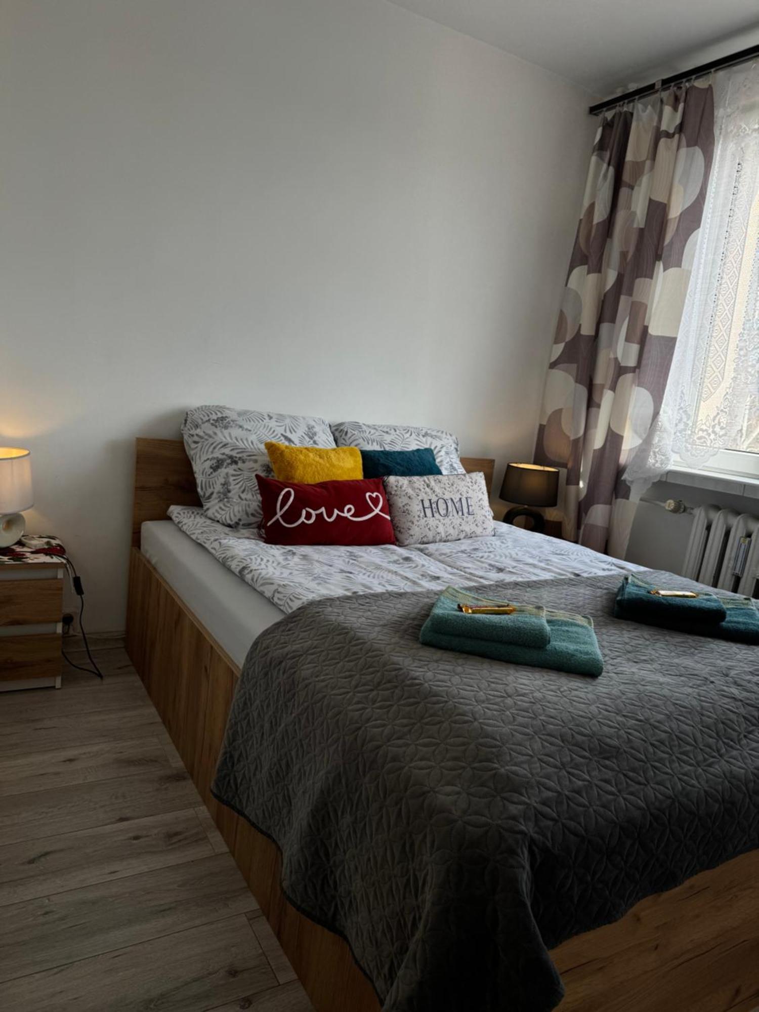 Apartament -Jak W Domu- Czeladz 60M2 Centrum Katowic 10Km Bagian luar foto